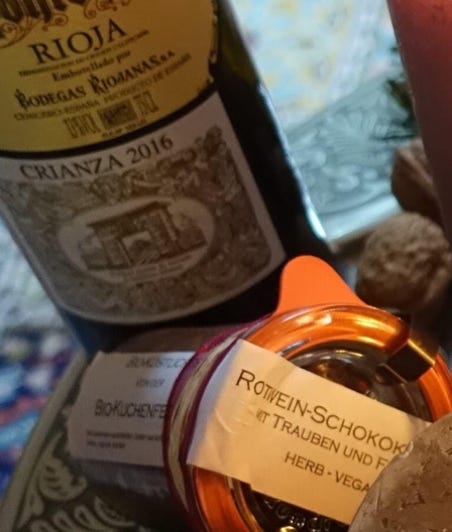 Rotwein-Schokoladenkuchen mit roten Weintrauben - Genuss von der Bio-Kuchenfee