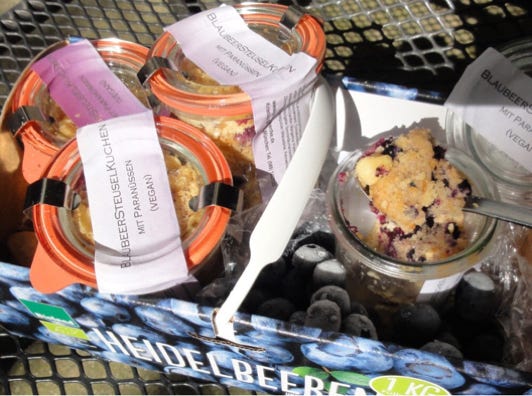 Blaubeerstreuselkuchen im Glas